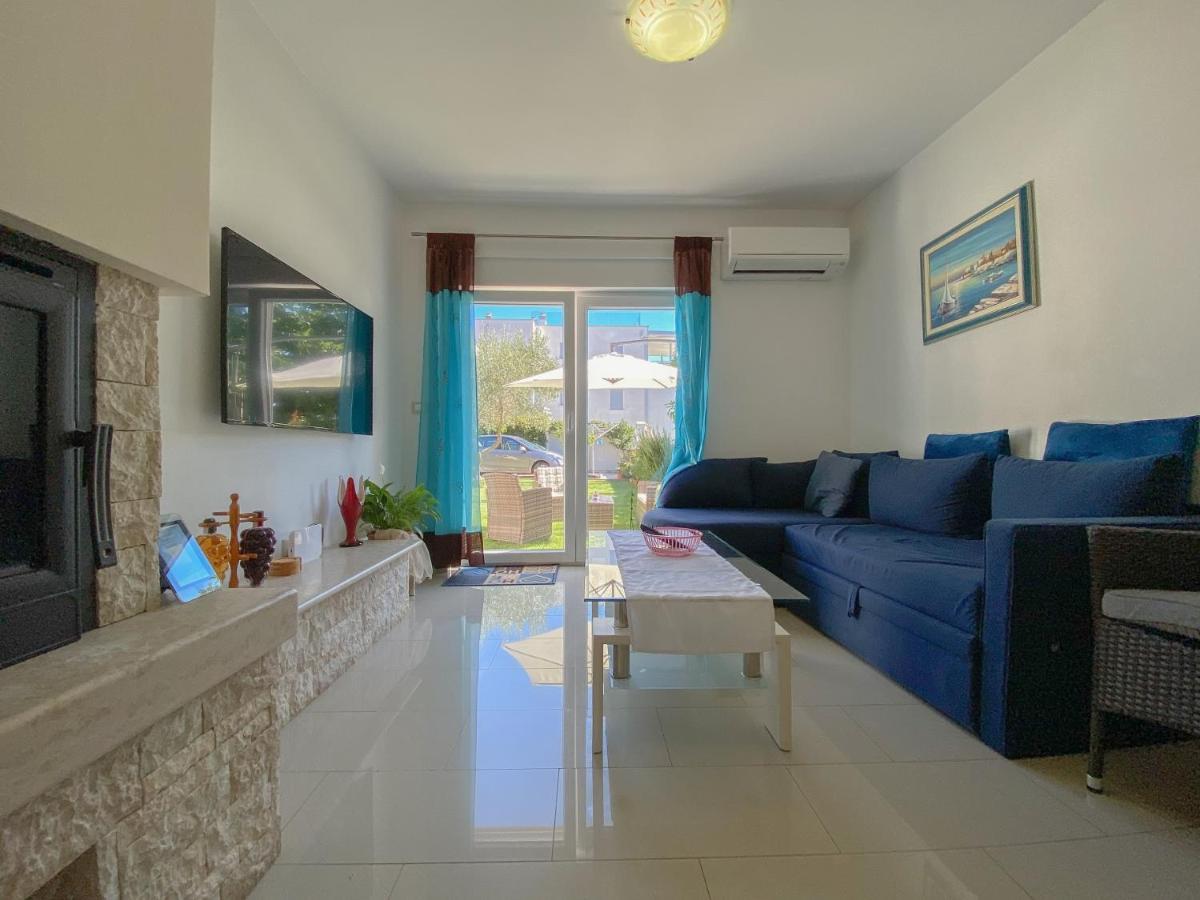 Gardenia Three Apartment